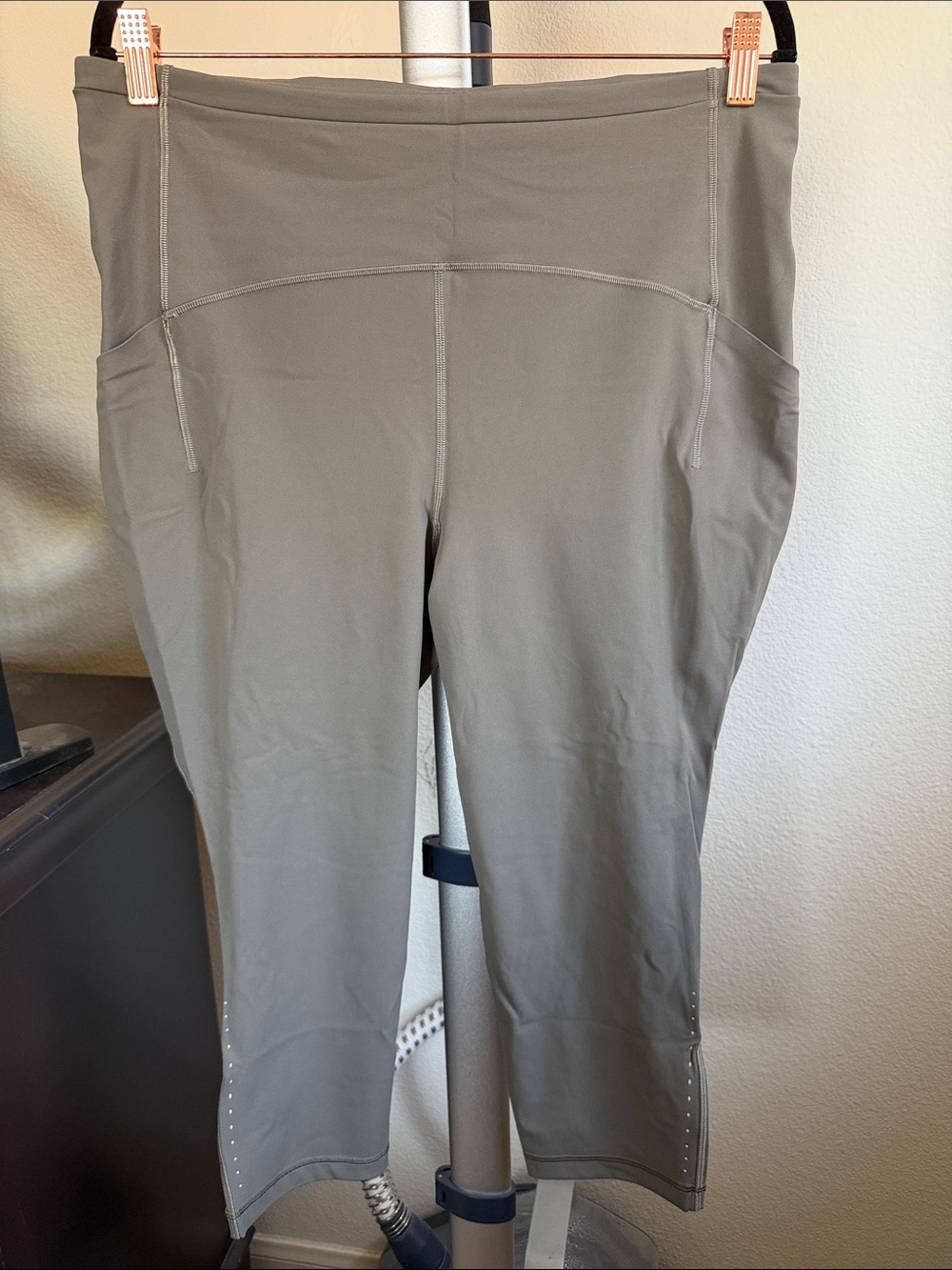 lululemon athletica gray Leggings with Side Pockets - Picture 1 of 4